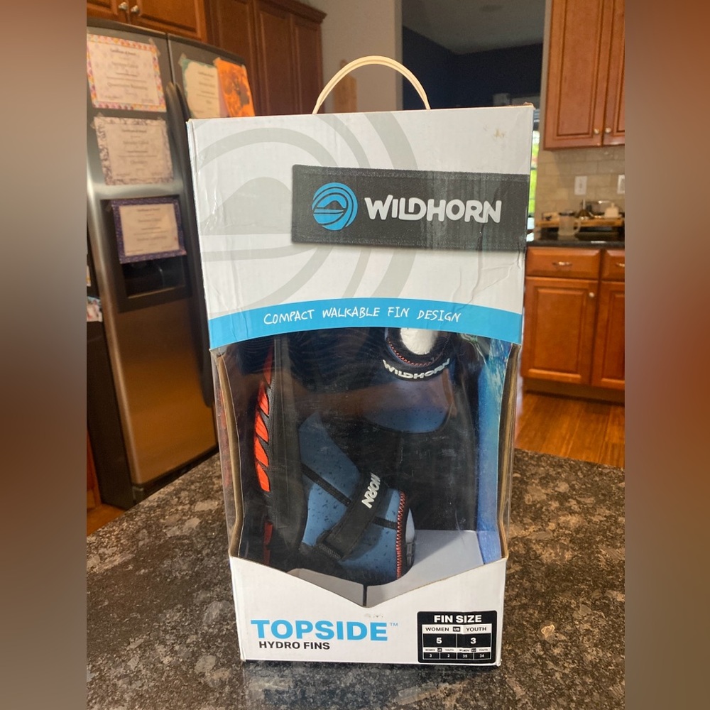 Wildhorn Topside Hydro Fins Womens 5 Youth 3 Scuba Snorkeling Sharkskin New NIB